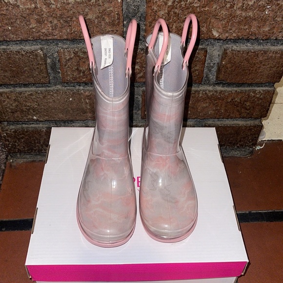 Rain Boots - Picture 3 of 5